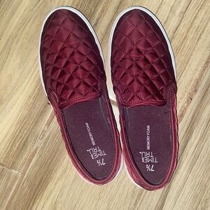 Women’s slip on van style burgundy shoe